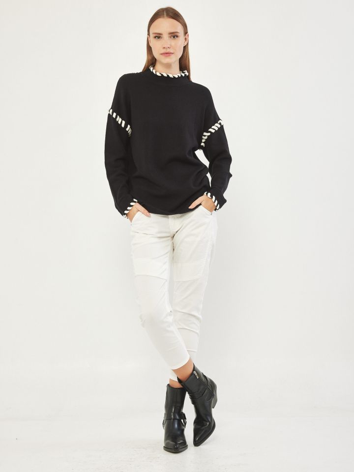 סריג חצי גולף חוט שילוב בצבע שחור