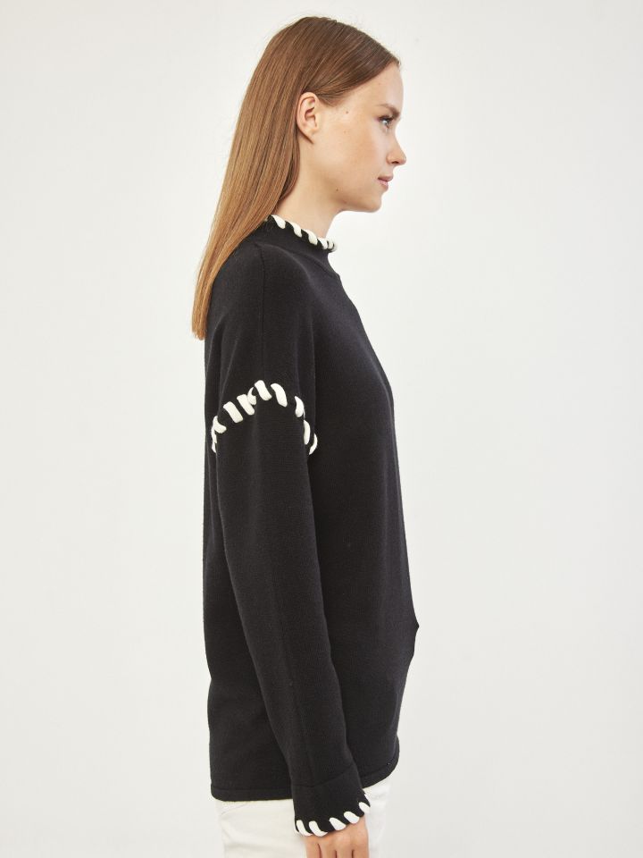 סריג חצי גולף חוט שילוב בצבע שחור