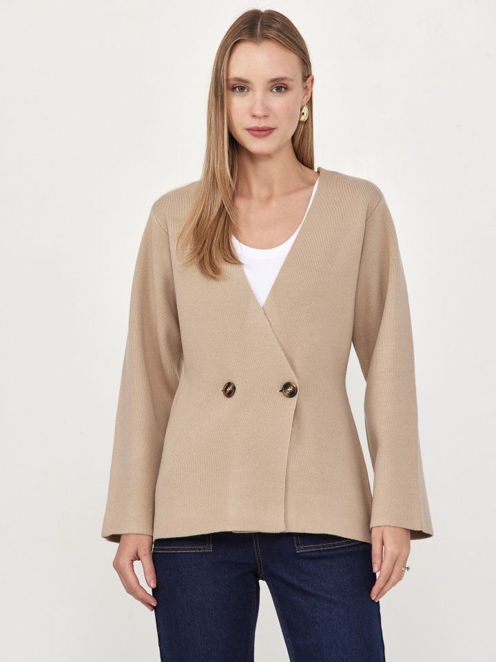 קרדיגן סריג V  כפתורים בצבע קאמל