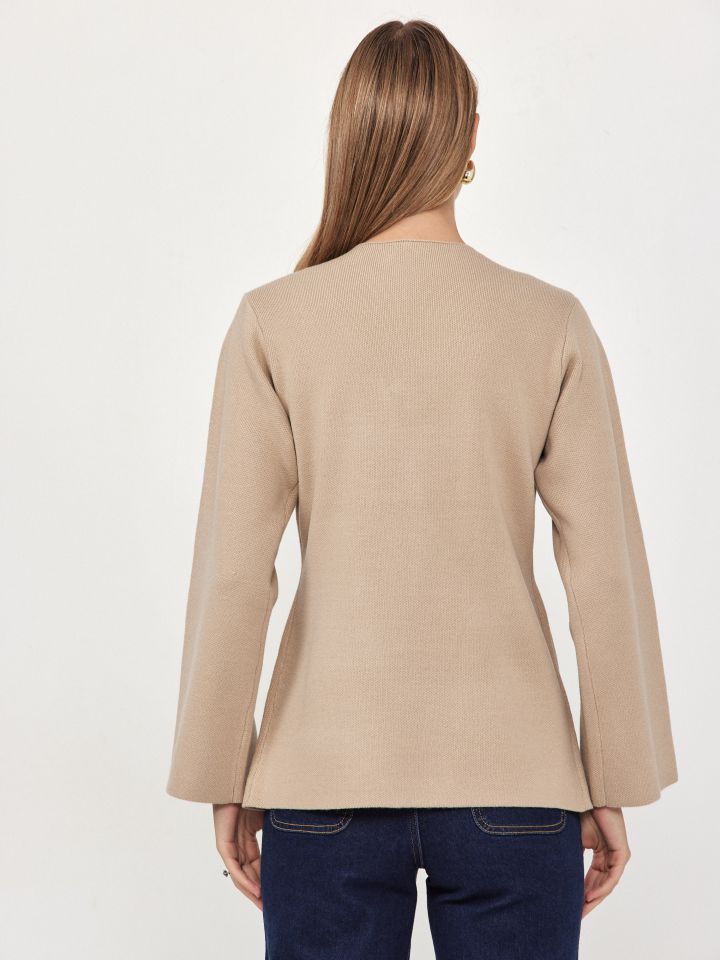 קרדיגן סריג V  כפתורים בצבע קאמל