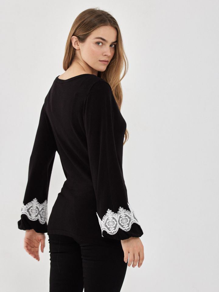 סריג קרושה בשרוול בצבע שחור