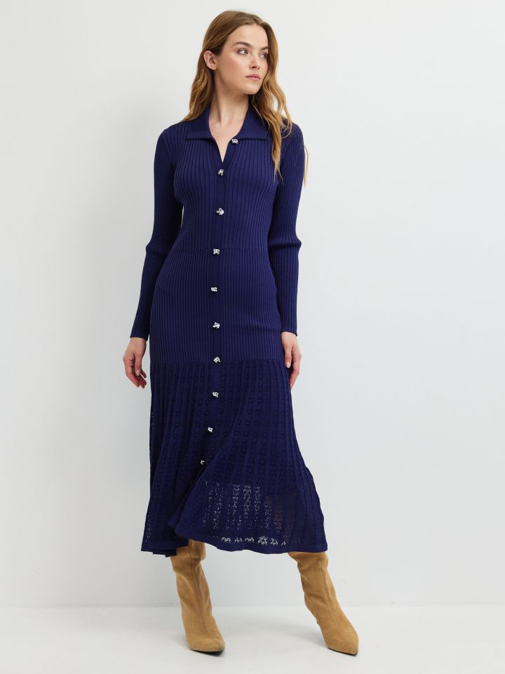 שמלה סריג כפתורים בצבע כחול מעושן