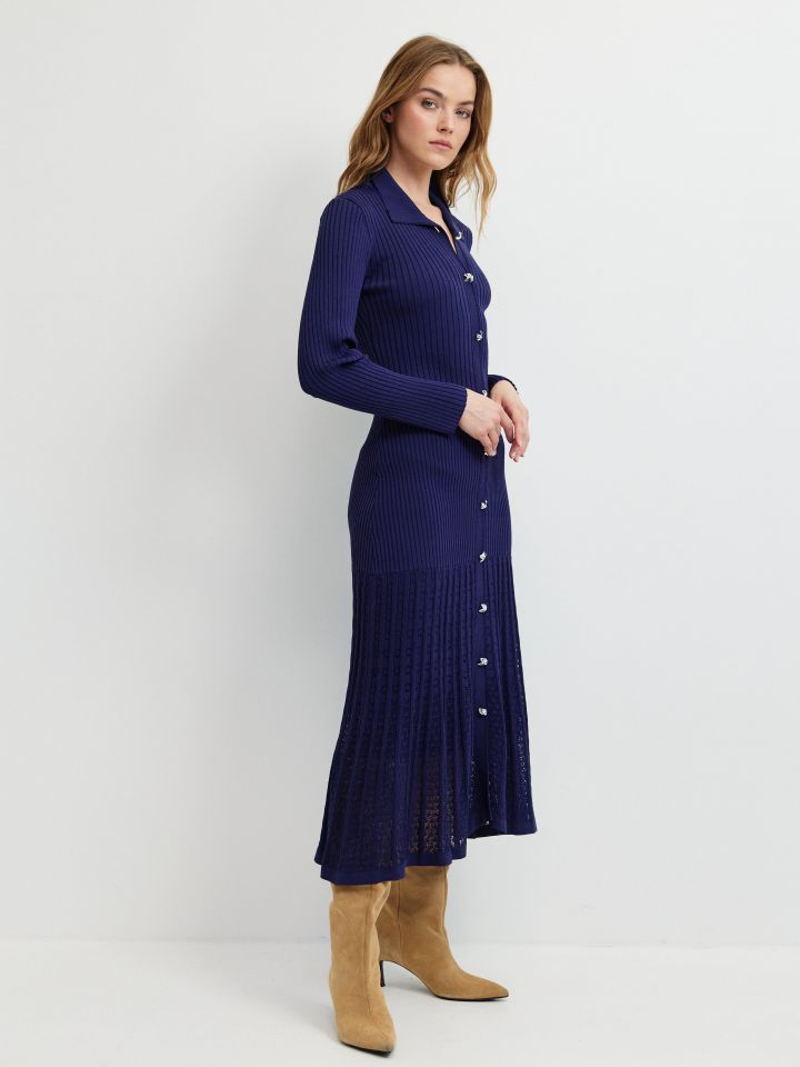 שמלה סריג כפתורים בצבע כחול מעושן