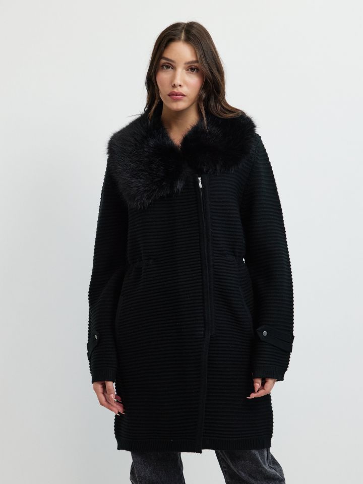 עליונית סריג רוכסן צד בצבע שחור