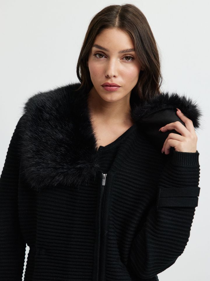 עליונית סריג רוכסן צד בצבע שחור