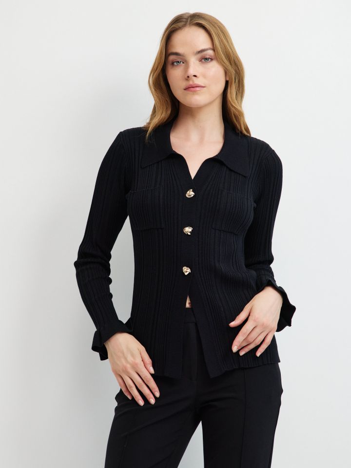 עליונית סריג 3 כפתורים בצבע שחור