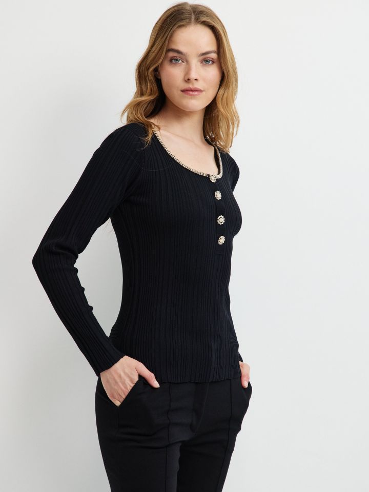 סריג כפתורי דמוי יהלומים בצבע שחור