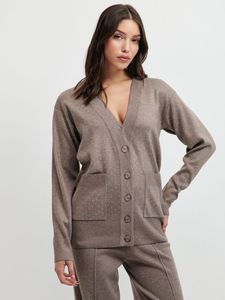 חליפת פנאי דמוי יהלומים בצבע מוקה