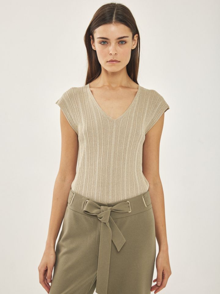 חולצת סריג קימונו בצבע בייז’