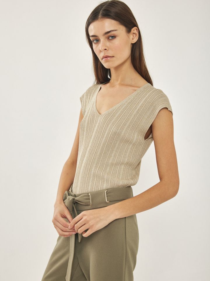 חולצת סריג קימונו בצבע בייז’