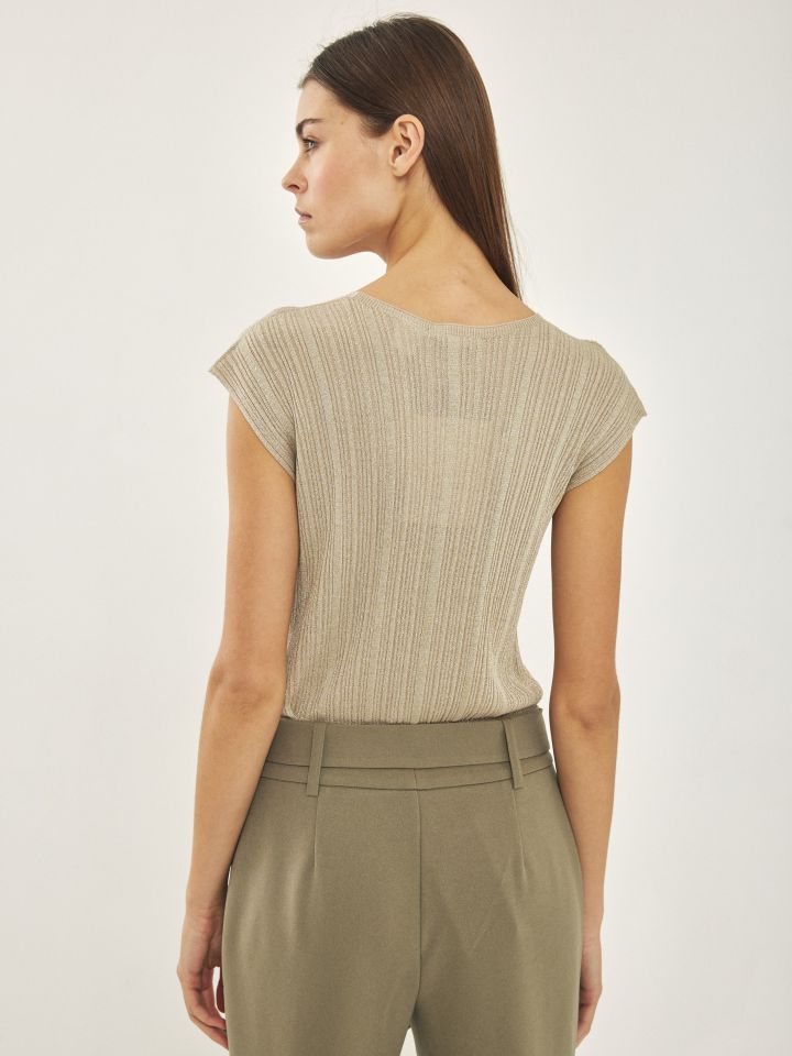 חולצת סריג קימונו בצבע בייז’