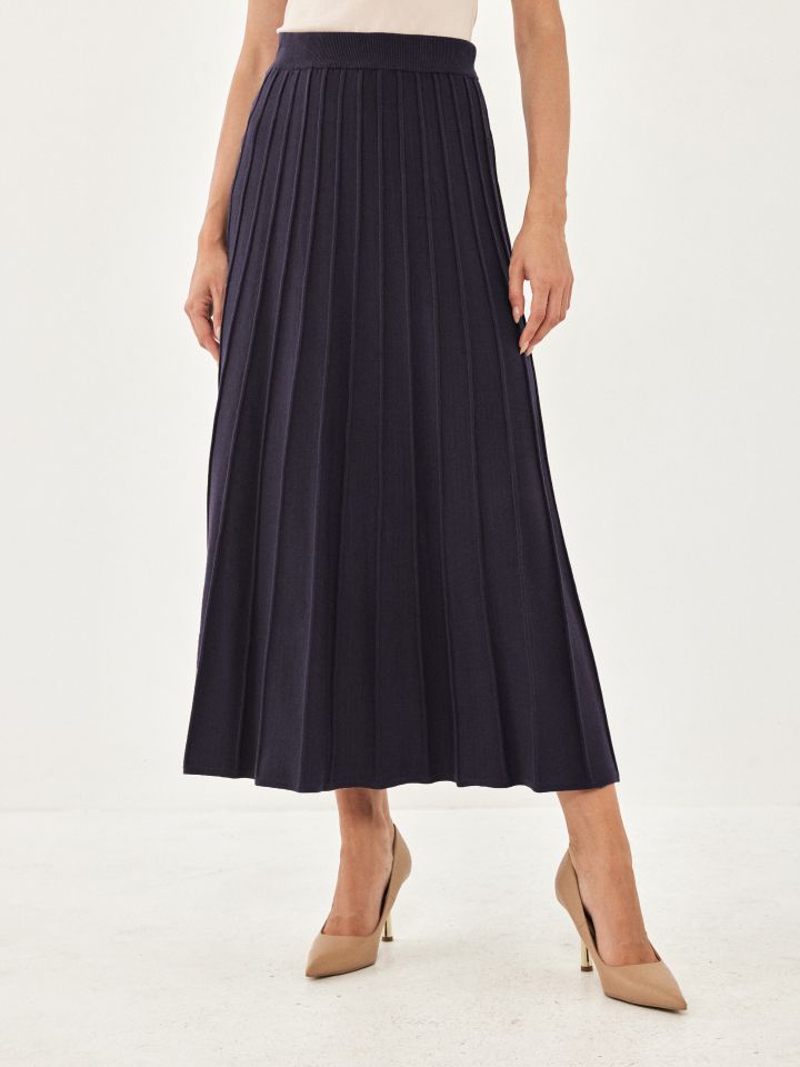 חצאית סריג קלוש בצבע כחול כהה