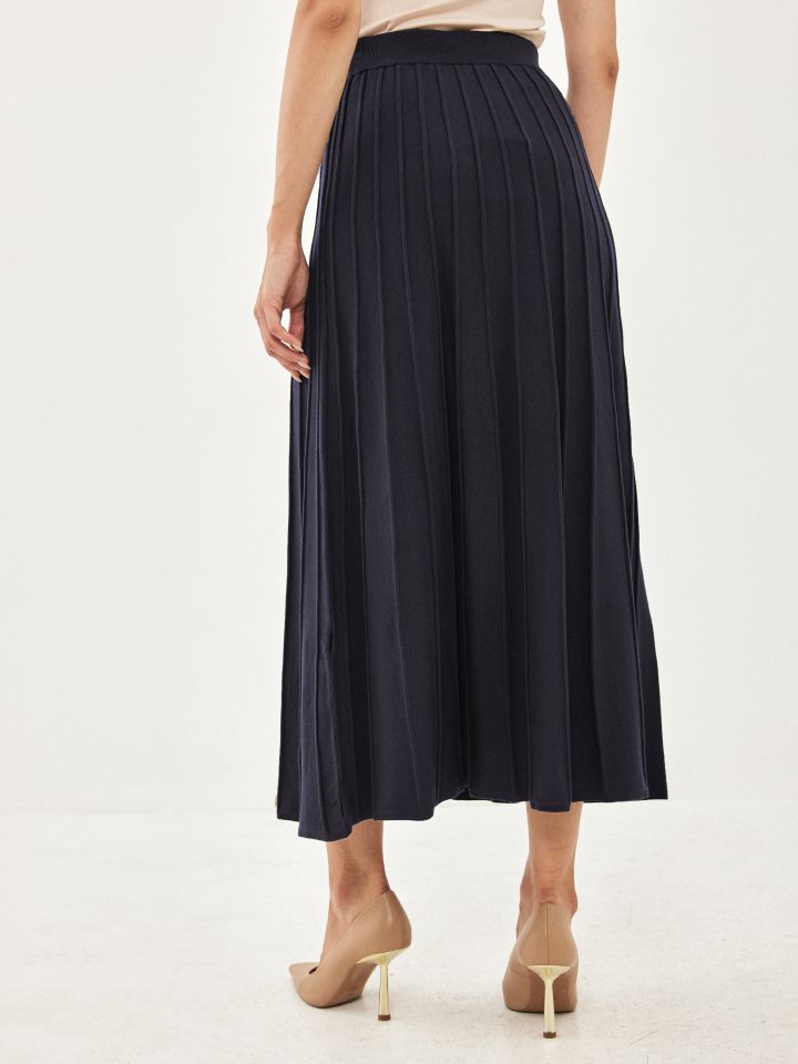 חצאית סריג קלוש בצבע כחול כהה