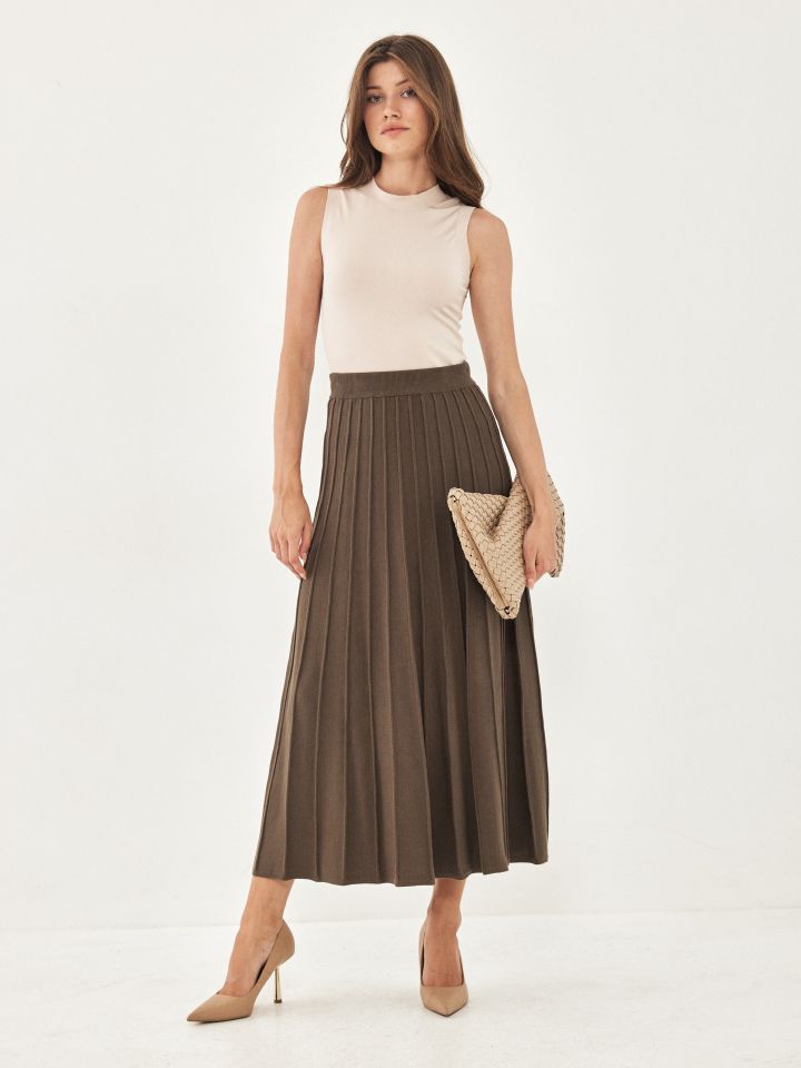 חצאית סריג קלוש בצבע זית