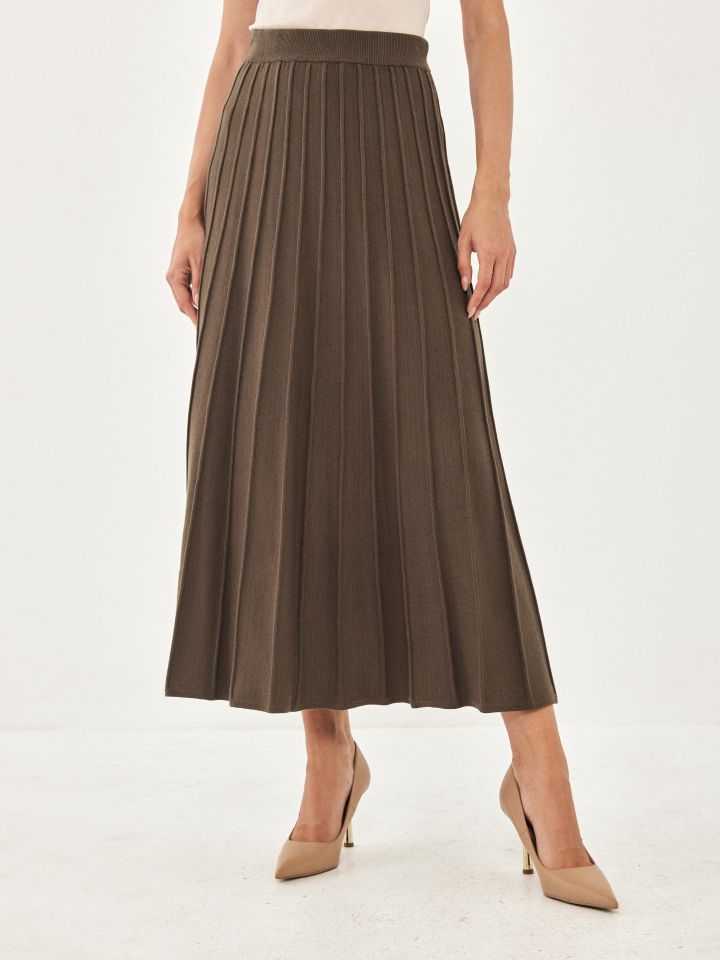 חצאית סריג קלוש בצבע זית