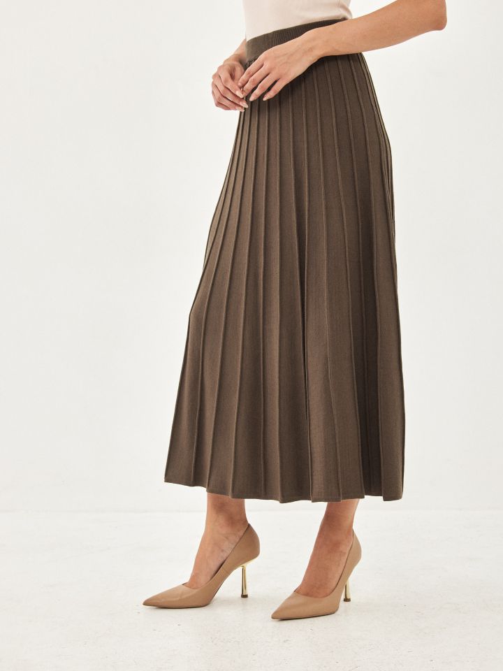 חצאית סריג קלוש בצבע זית