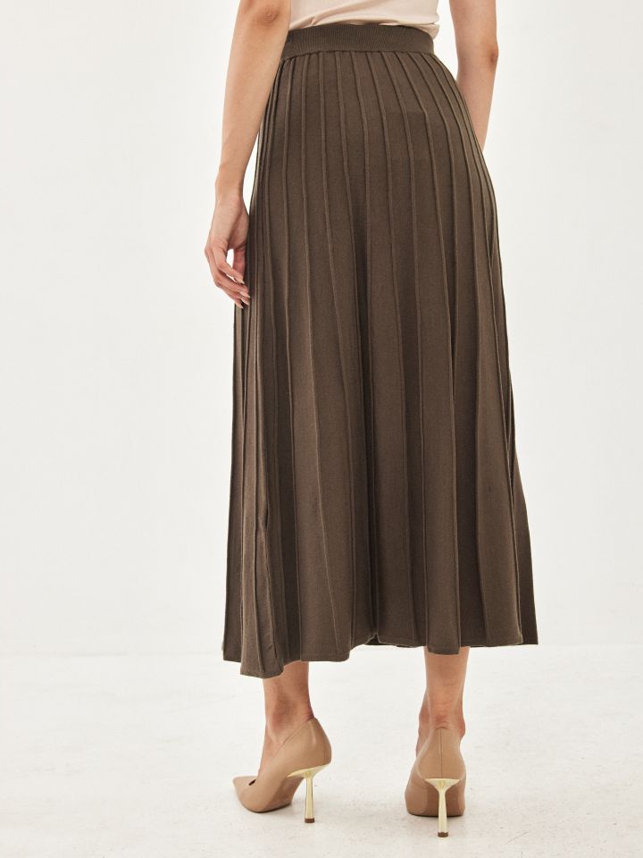 חצאית סריג קלוש בצבע זית