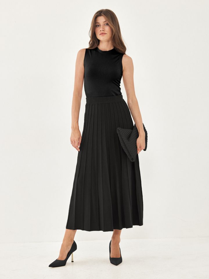 חצאית סריג קלוש בצבע שחור