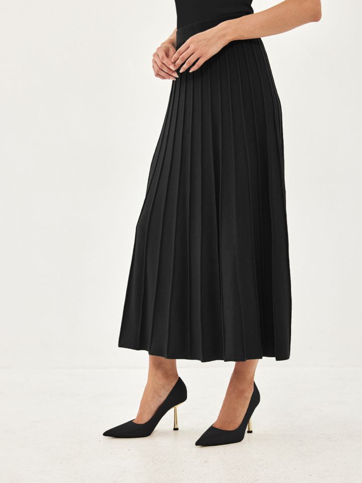 חצאית סריג קלוש בצבע שחור