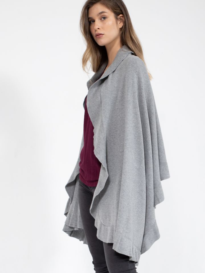 שאל סריג מלמלות בצבע אפור כסף