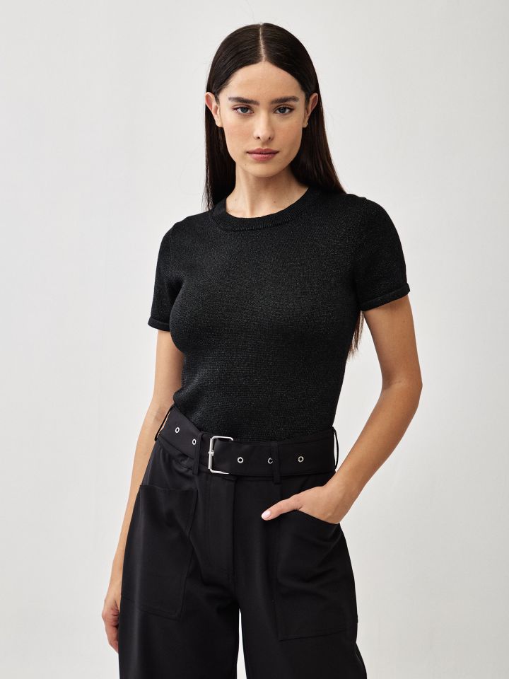 סריג לורקס חצי שרוול בצבע שחור