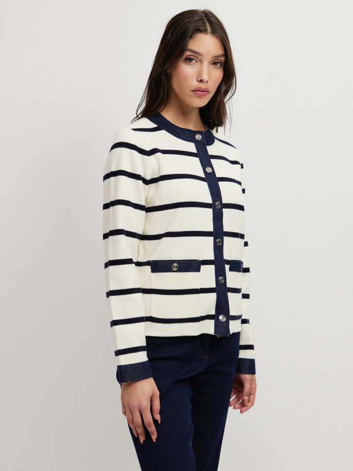 עליונית סריג פסים שילוב ג’ינס בצבע אופוויט