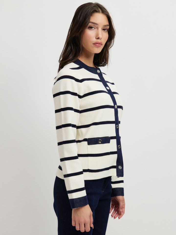 עליונית סריג פסים שילוב ג’ינס בצבע אופוויט