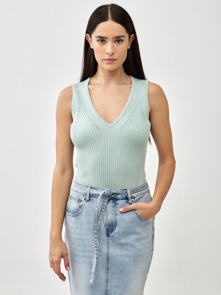 גופיה סריג דיאגונל בצבע ירוק