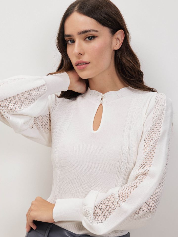 סריג פתח דמוי פנינים בצבע אופוויט