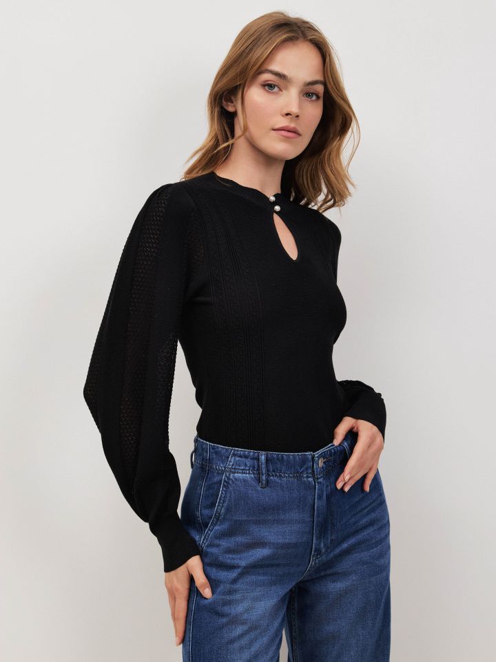 סריג פתח דמוי פנינים בצבע שחור