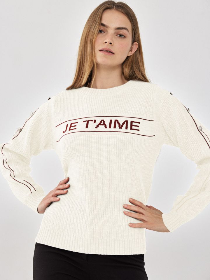 סריג פסים שילוב ניטים בשרוול בצבע אופוויט