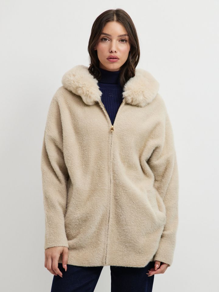 עליונית סריג קפוצון בצבע בייז’