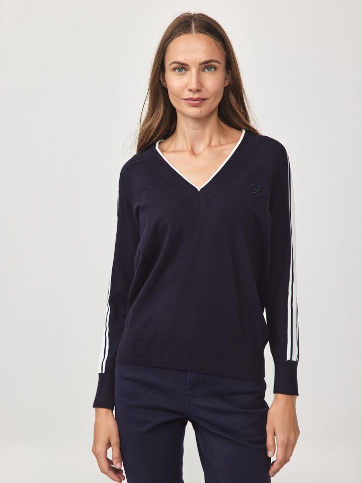 סריג V שילוב פסים בצבע כחול/שחור