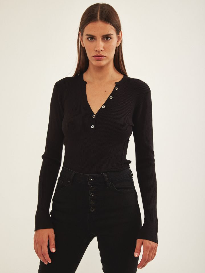 סריג V שינה PROMO בצבע שחור