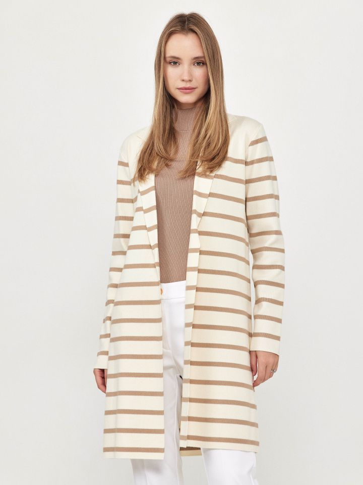 עליונית סריג פסים בצבע אופוויט