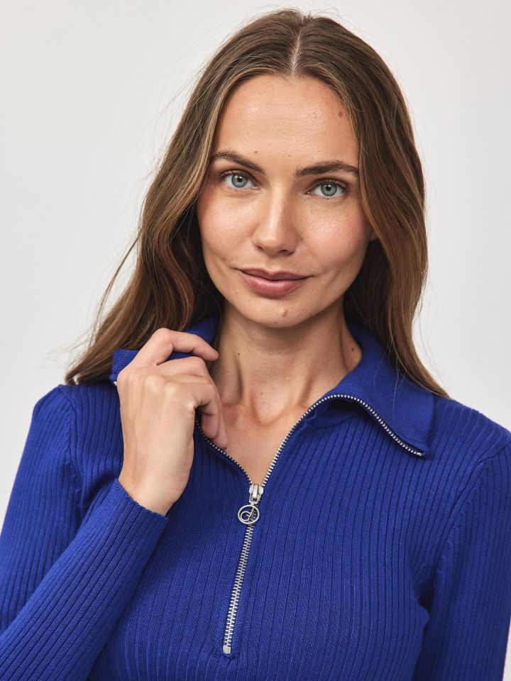 סריג צוארון ורוכסן PROMO בצבע כחול רויאל