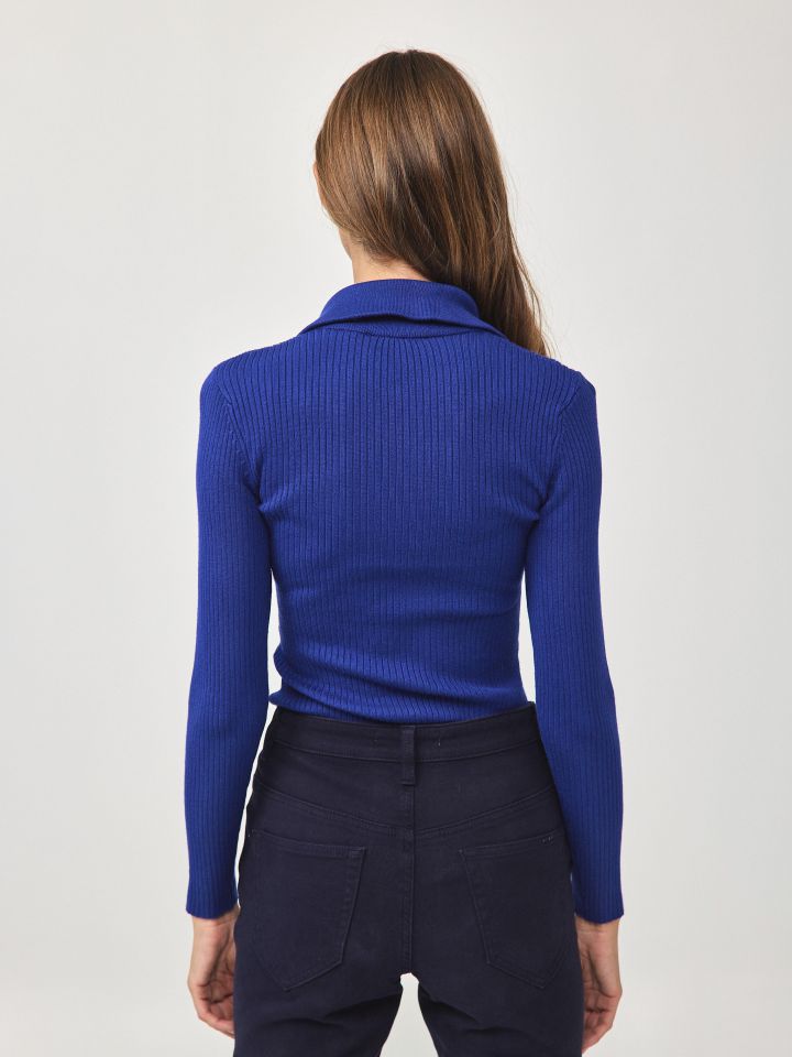 סריג צוארון ורוכסן PROMO בצבע כחול רויאל