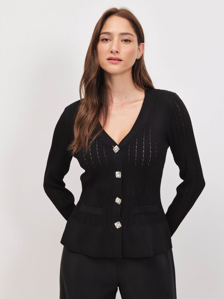 עליונית סריג כפתורים בצבע שחור