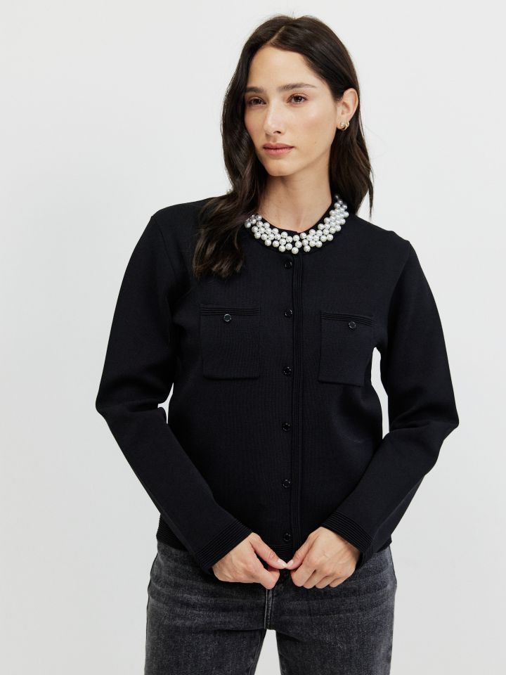 עליונית סריג פתח דמוי פנינים בצבע שחור