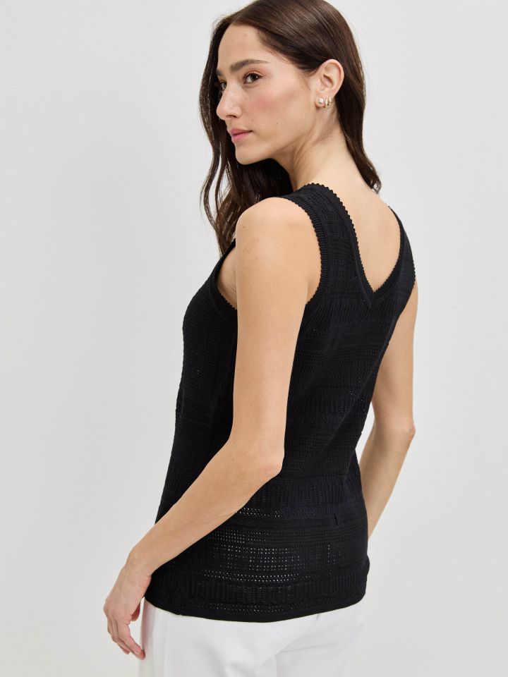 גופיה סריג פרונט קרושה בצבע שחור