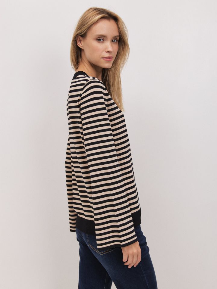 סריג פסים שרוול פעמון בצבע שחור