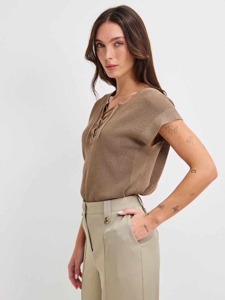 סריג רשת פתח שרוך בצבע מוקה