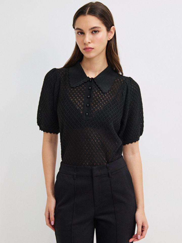 סריג רשת כפתורים בצבע שחור