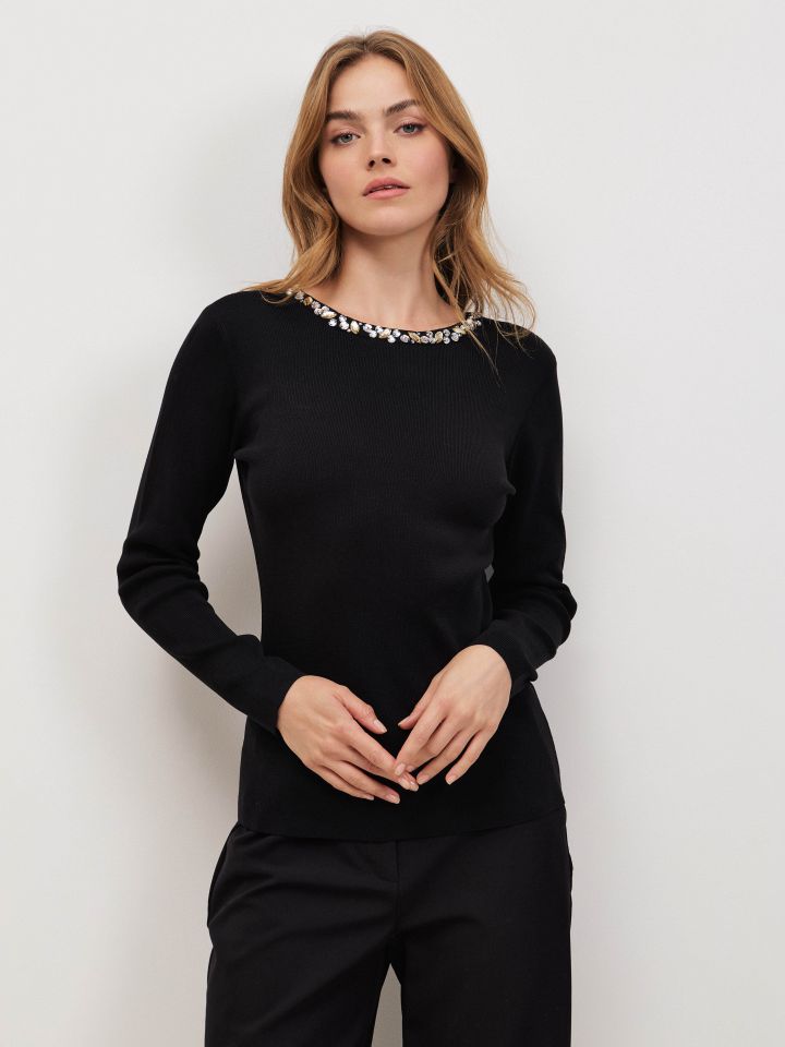 סריג פתח דמוי יהלומים בצבע שחור