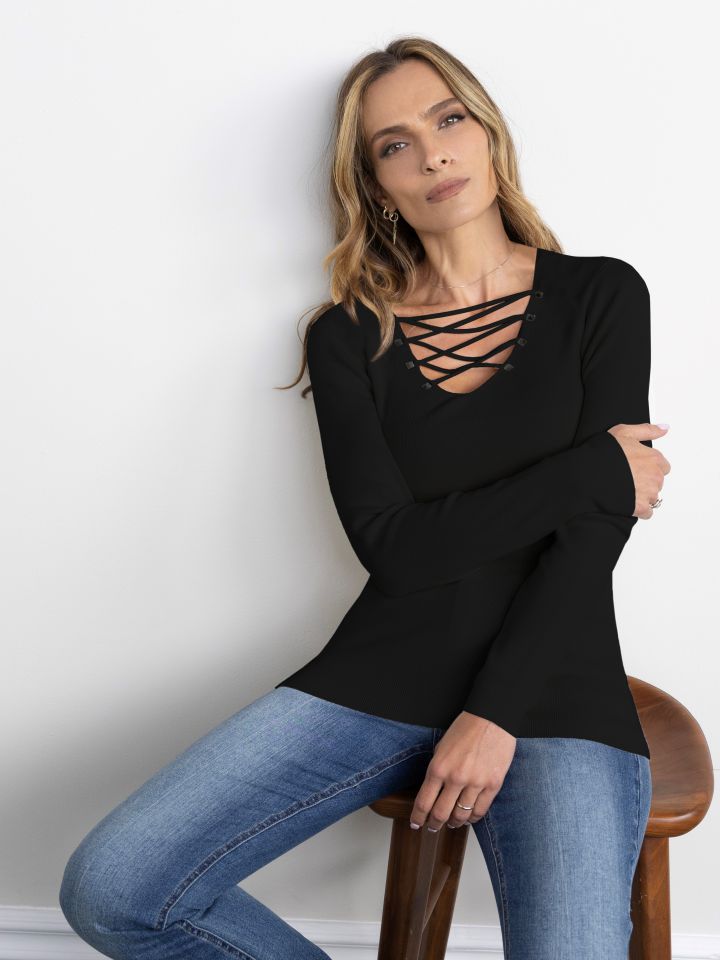 סריג פתח איקסים וניטים בצבע שחור