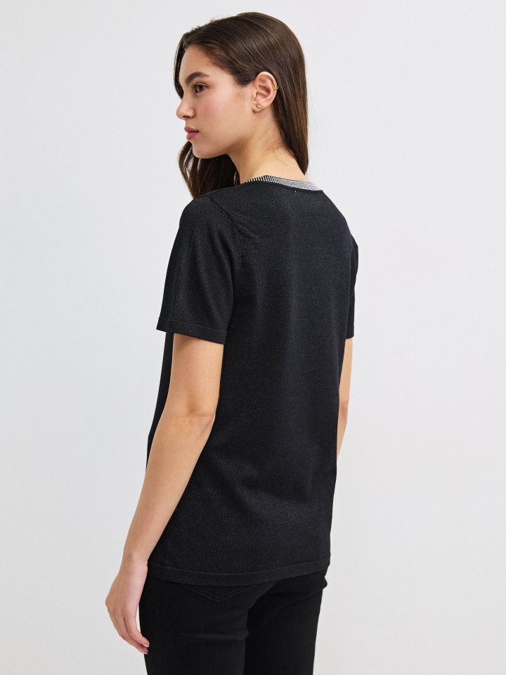 סריג לורקס פתח בצבע שחור