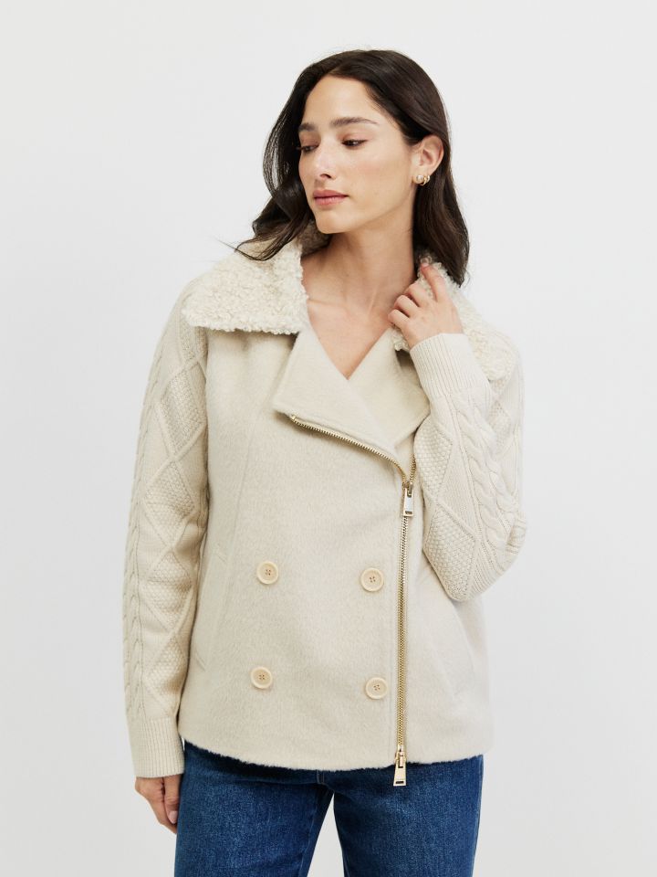 ג’קט  סריג צוארון בצבע בייז’