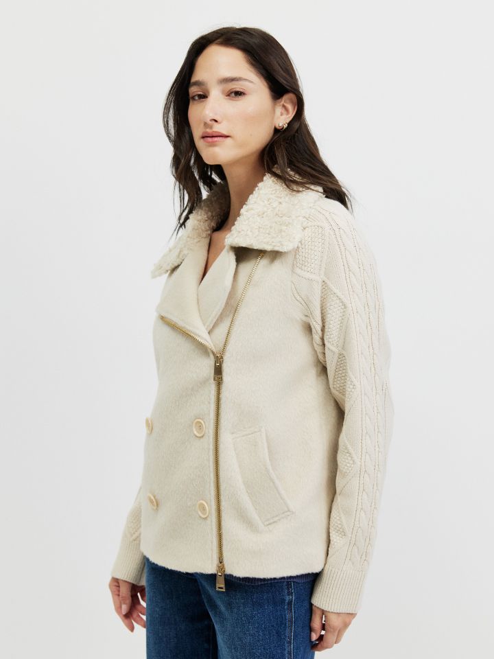 ג’קט  סריג צוארון בצבע בייז’