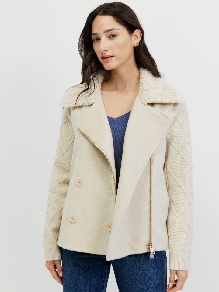 ג’קט  סריג צוארון בצבע בייז’