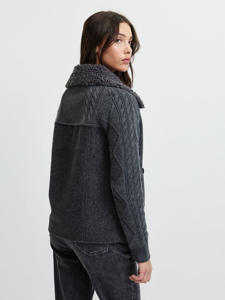 ג’קט  סריג צוארון בצבע אפור מרנגו